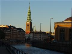 Kanal mit Turm